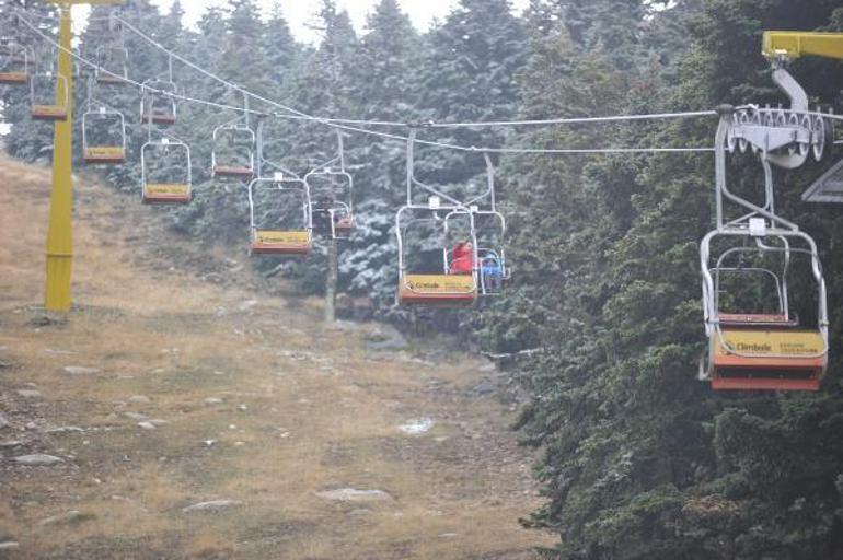 Uludağa mevsimin ilk karı yağdı