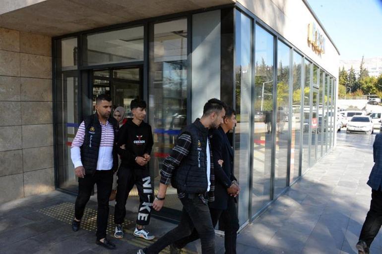 Depremde market yağmalamasına engel olanı öldürenler yakalandı