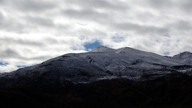 2 bin 250 rakımlı Nemrut Krater Gölünde kar güzelliği