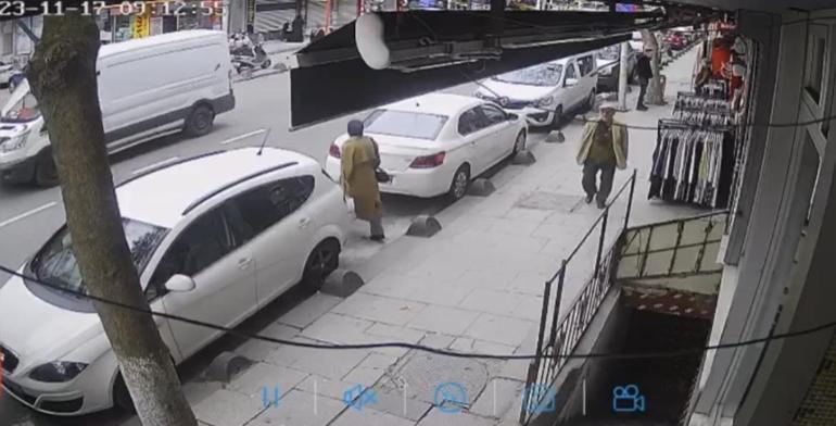 Sultangazide yolun karşısına geçmek isterken otomobil çarptı