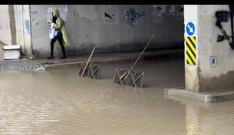 Maltepede alt geçidi su bastı