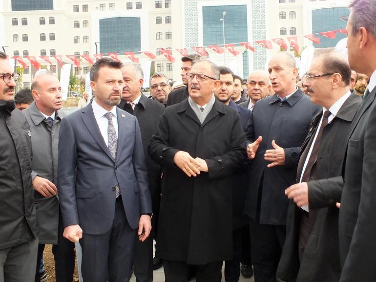 Bakan Özhaseki: Amerika ve AB ülkeleri vahşeti izlemeye devam ediyor