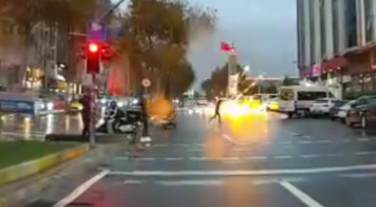 Sultangazide caddede patlatılan havai fişekler paniğe neden oldu