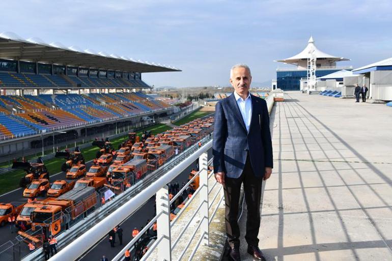 Bakan Uraloğlu: Kış lastiği için kar yağmasını beklemeyin