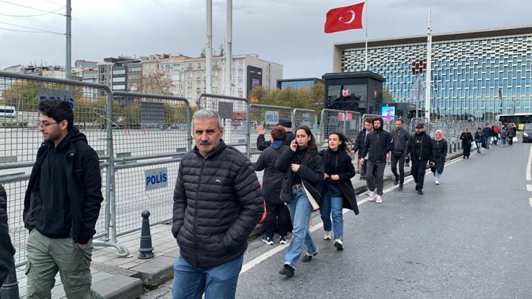 Taksim Meydanı kapatıldı