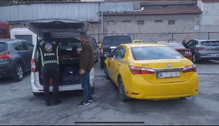 Bakırköyde turistleri almak için Türk yolcuları indiren taksici yakalandı