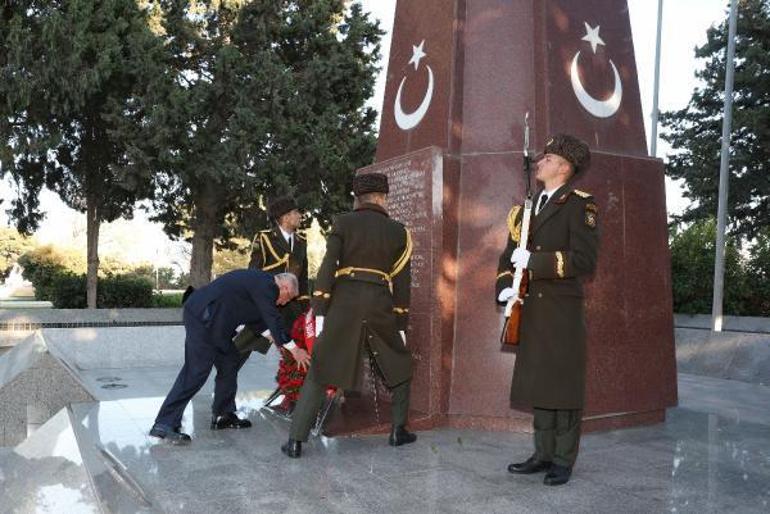 Bakan Güler, Azerbaycan’da Türk Şehitliğini ziyaret etti