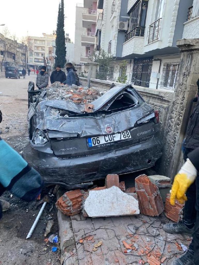 Çalıntı araçları ağır hasarlılarla change edip satan şebeke çökertildi; 22 gözaltı