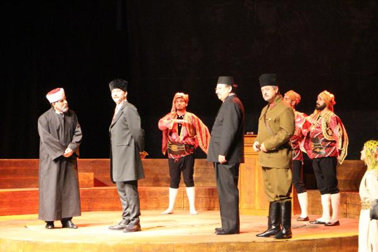 Milli Mücadele ve Cumhuriyetin kuruluşu, ‘Cumhuriyete Doğru’ isimli oyun ile anlatıldı