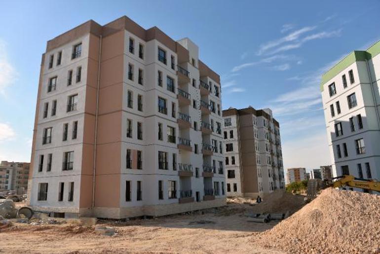 Adanada depremzedeler için hazırlanan 1000 konut ocakta teslim edilecek