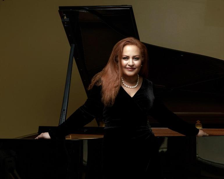 Devlet sanatçısı Mehveş Emeç’ten kadınlar için anlamlı konser