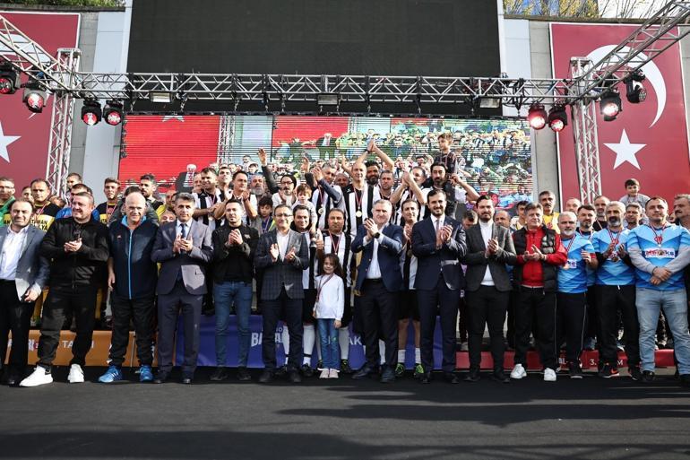 Futbolun Babaları turnuvası Bakan Bak’ın katıldığı final maçıyla sona erdi