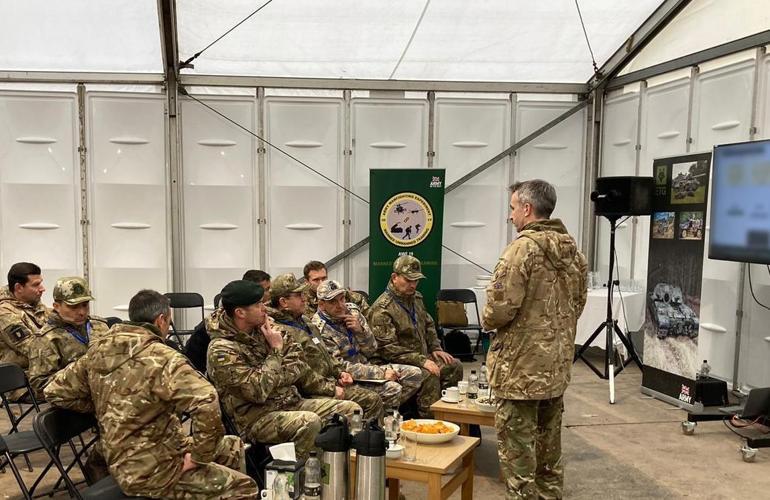 Kara Kuvvetleri Komutanı Orgeneral Bayraktaroğlu, İngiltere’de resmi temaslarda bulundu