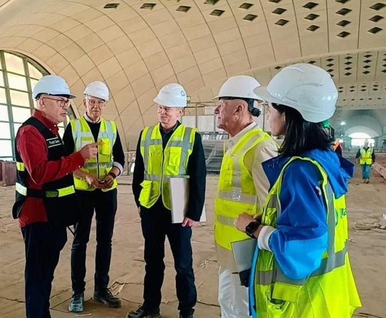 Ünlü mimar Norman Foster, Limak’ın Kuveyt’teki havalimanı projesini ziyaret etti