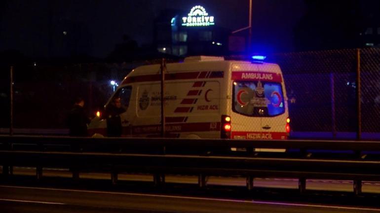 Okmeydanında metrobüs durağa çarptı: 1 yaralı