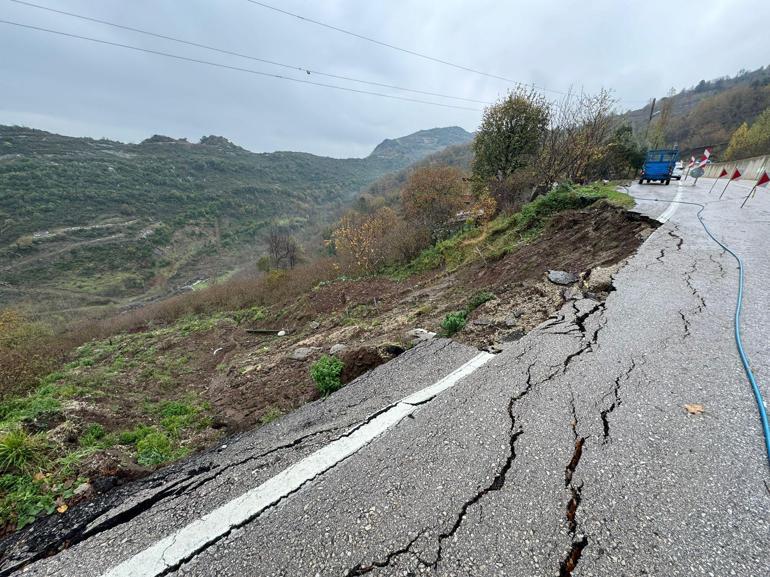 Bartın- Cide kara yolunda heyelan