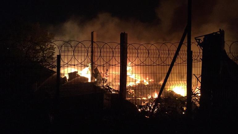 Lojistik firmasının deposunda yangın kontrol altında