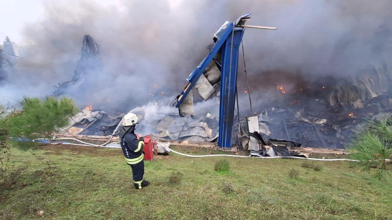 Lojistik firmasının deposunda yangın kontrol altında