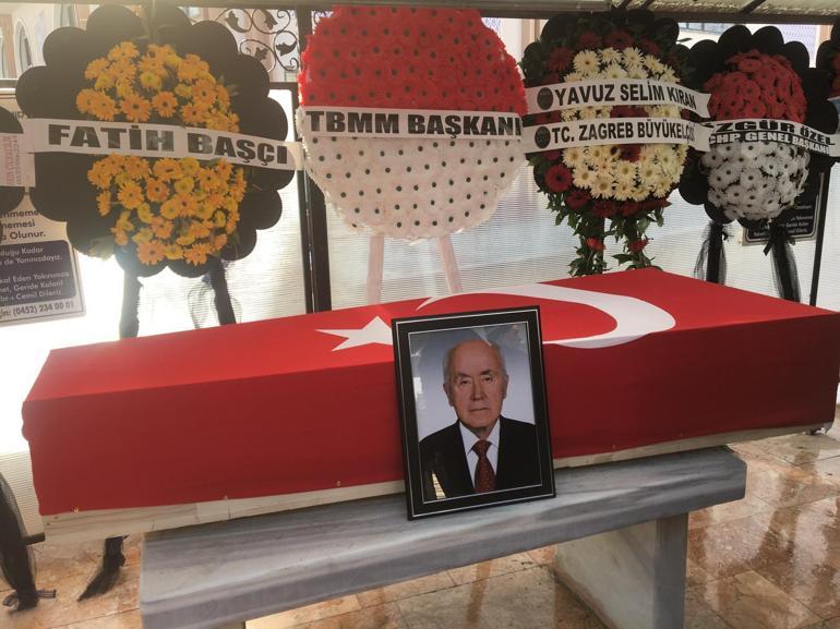 Eski Bakan Şükrü Yürür, son yolculuğuna uğurlandı