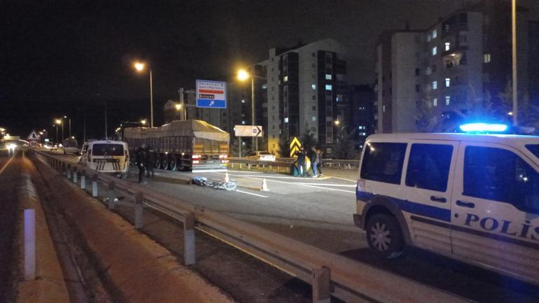 Kayseride, otomobilin çarptığı bisikletli öldü