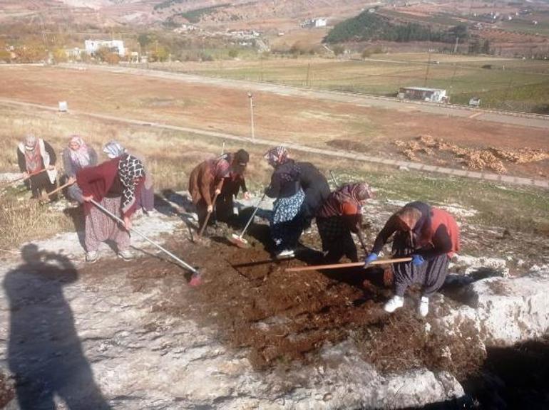 Perre Antik Kentteki kazılarda 15 kadın görev alıyor