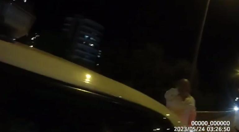 Alkollü sürücüden trafik polisine tehdit kamerada