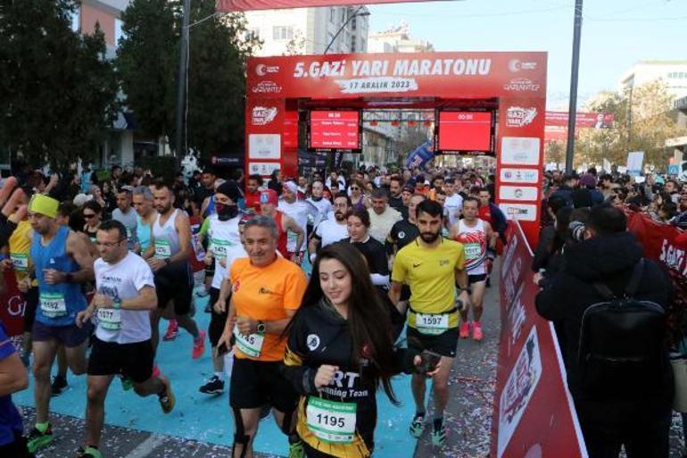 Gaziantepte 5inci Gazi Yarı Maratonuna 1300 atlet katıldı