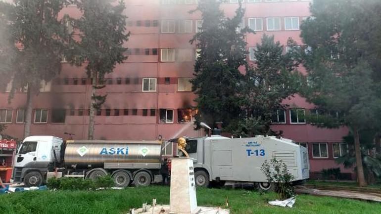 Adanada kullanılmayan hastane binasının deposunda çıkan yangın kontrol altına alındı