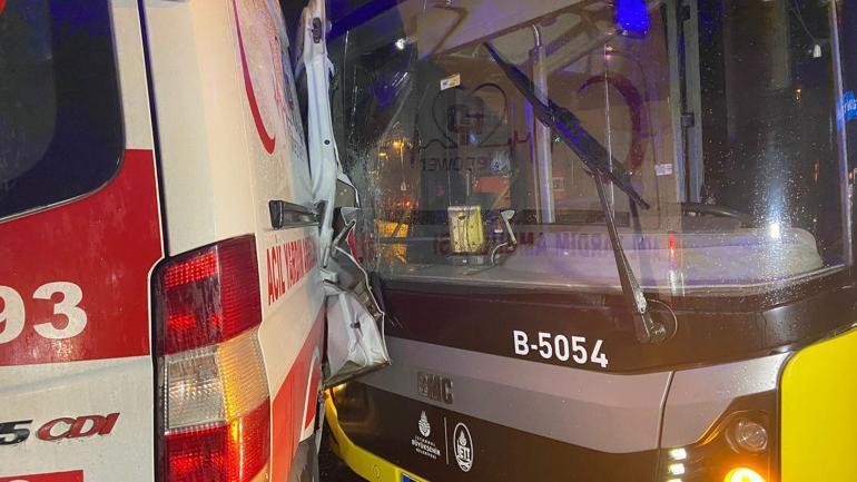 Bahçelievlerde ambulans ve İETT otobüsü kaza yaptı