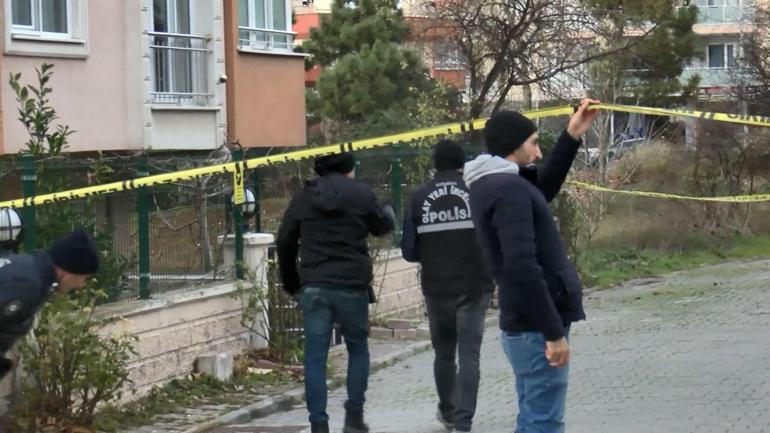 Büyükçekmecede bir binanın önünde el bombası bulundu