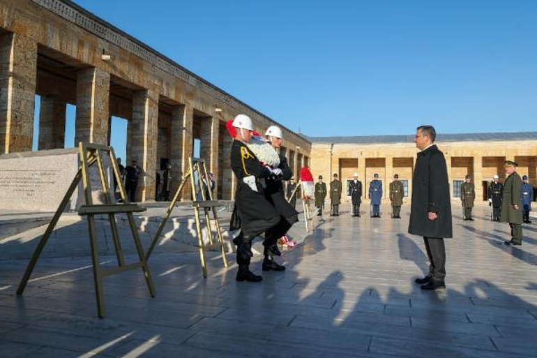 Özgür Özel: Terör örgütü kınanmaz, lanetlenir