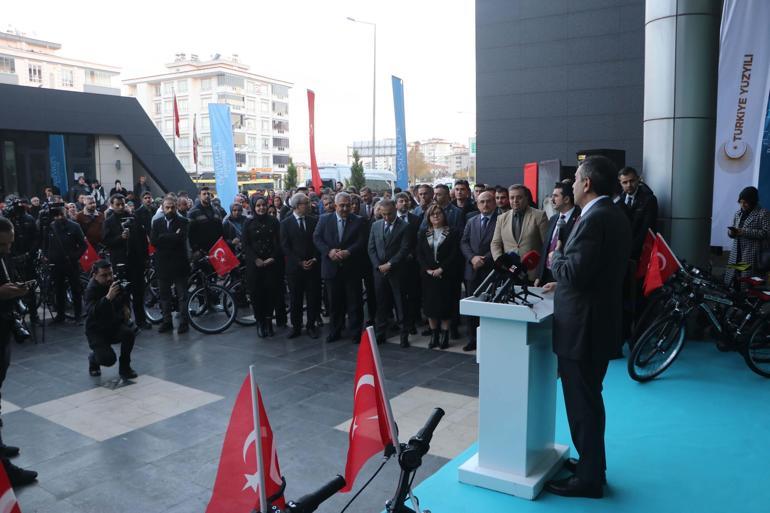 Bakan Tekin: Eğitimin yükü kolay omuzlanacak bir yük değil