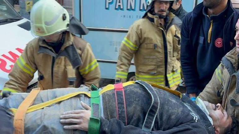 Kadıköyde yıkım sırasında işçi molozların altında kaldı