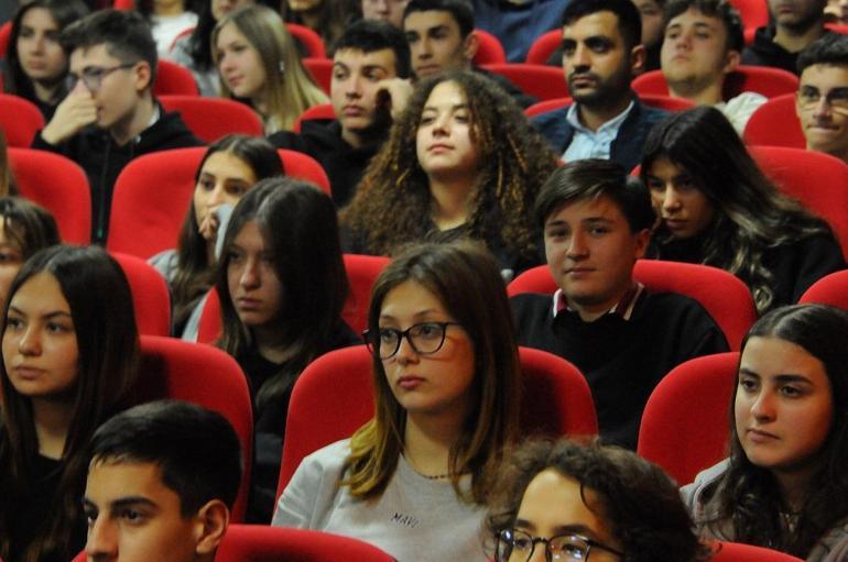 İş insanı Murat Kolbaşı: Çince, Japonca bilene 15 günde iş garanti ediyorum