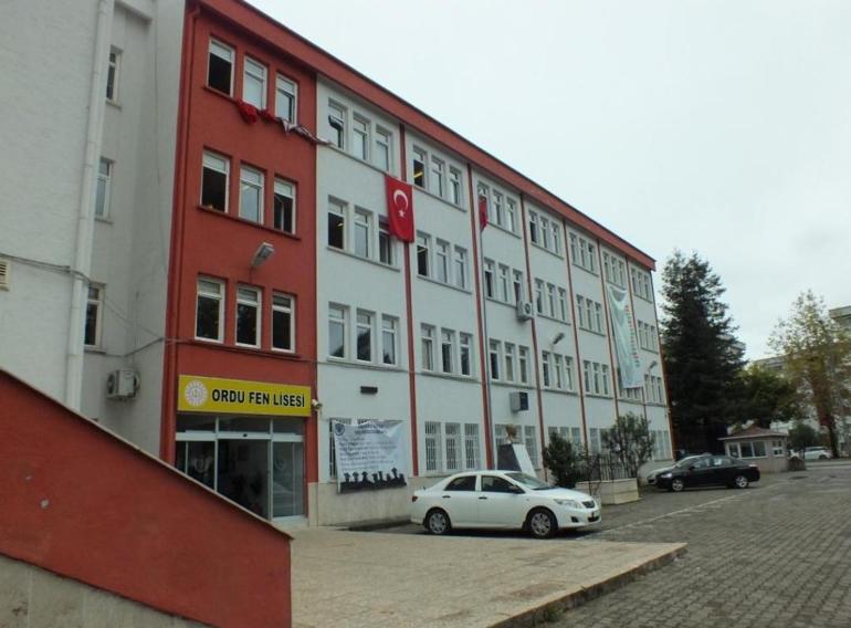 Lisede cemaat kitapları dağıtılmasına soruşturma
