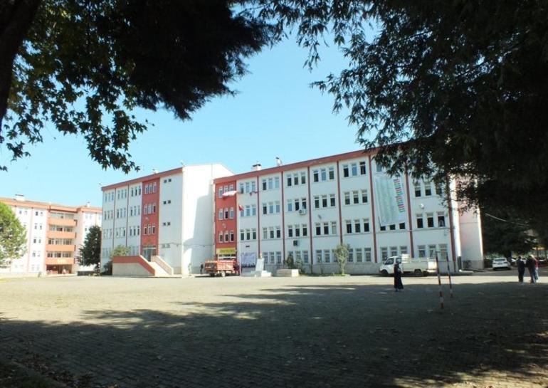 Lisede cemaat kitapları dağıtılmasına soruşturma