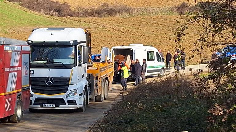 2 gündür haber alınamıyordu, dere yatağına düşen aracında ölü bulundu