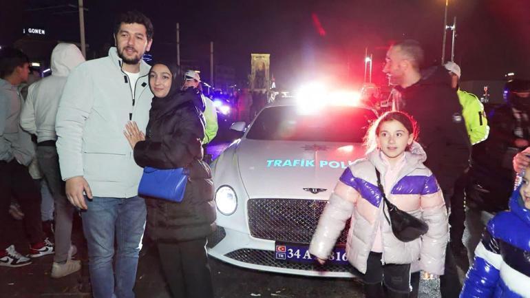 Suç örgütlerinden ele geçirilen lüks araçlar yılbaşında Taksim Meydanında