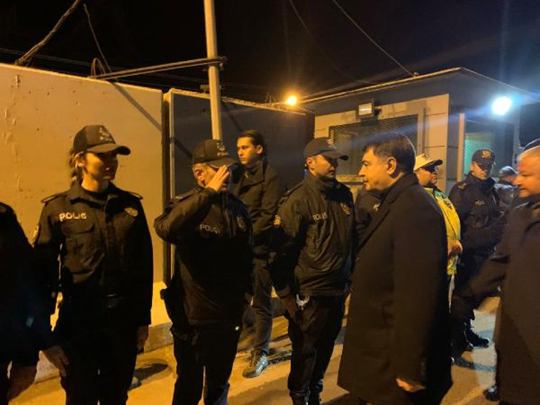 Vali Şahin, yılbaşında çalışan personeli ziyaret etti