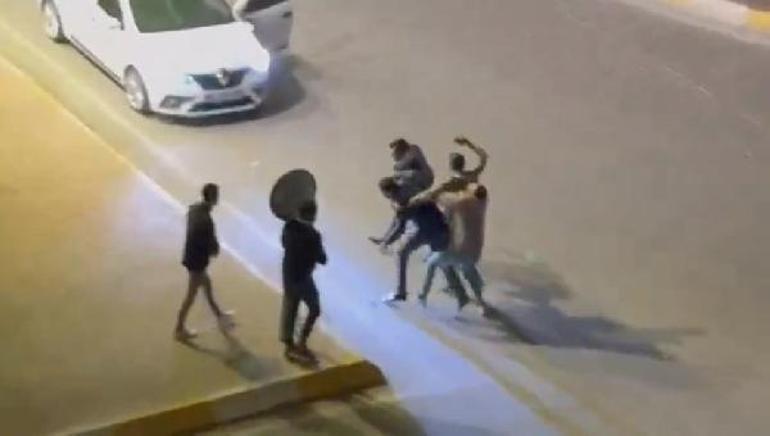 Şanlıurfa’da yol ortasındaki kavga kamerada