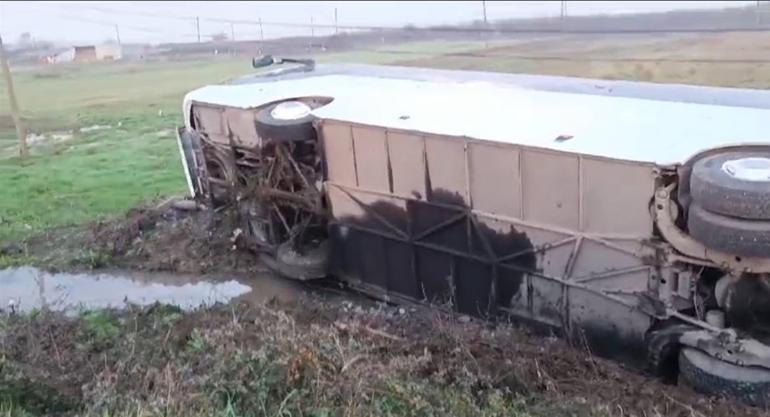 Çanakkale’de servis otobüsü devrildi: 5 yaralı