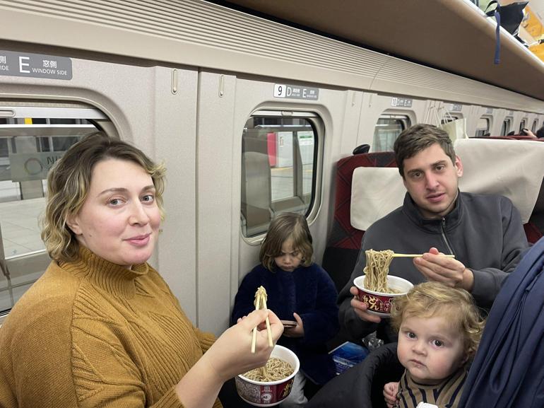 Gürcistan’ın Tokyo Büyükelçisi, geceyi trende geçirdi