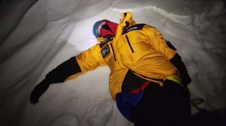 Ağrı Dağına tırmanırken yaralanan Ukraynalı dağcı, 30 metreden düşmüş