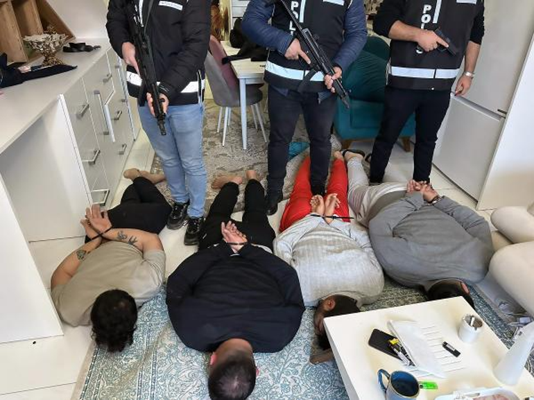 ‘Bayğaralar’ suç örgütü üyesi 4 kişi, villada yakalandı