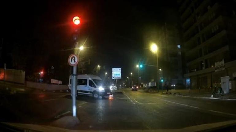Kadıköyde hatalı dönüş kazası kamerada