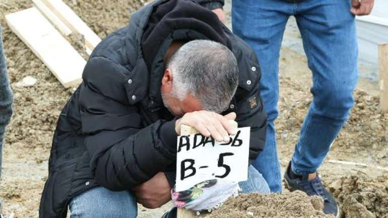 Sultangazideki çatışmada vurulan 15 yaşındaki Büşra son yolculuğuna uğurlandı