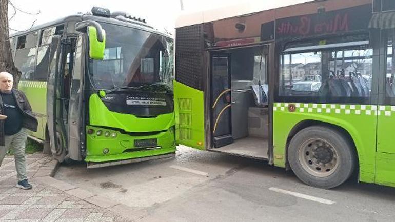 Özel halk otobüsü, durakta yolcu alan belediye otobüsüne çarptı: 6 yaralı