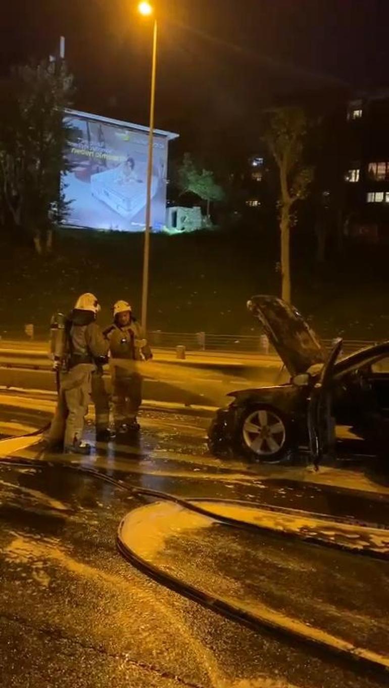 15 Temmuz Şehitler Köprüsünde otomobil alev alev yandı