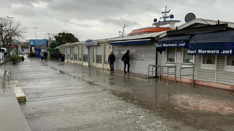 İstanbulda sağanak yağış ile birlikte bazı vapur seferleri iptal edildi