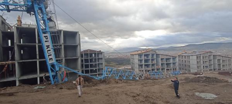 İnşatta kule vinç devrildi; operatör öldü